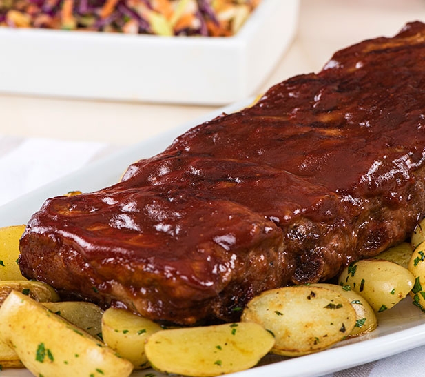COSTILLAS BBQ CON PAPITAS