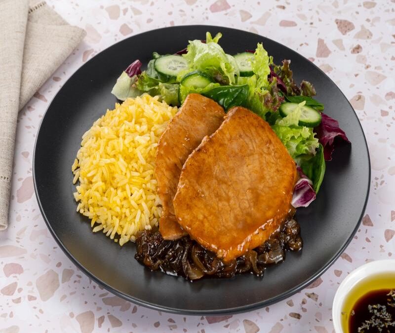 CHULETAS CON CEBOLLAS CARAMELIZADAS